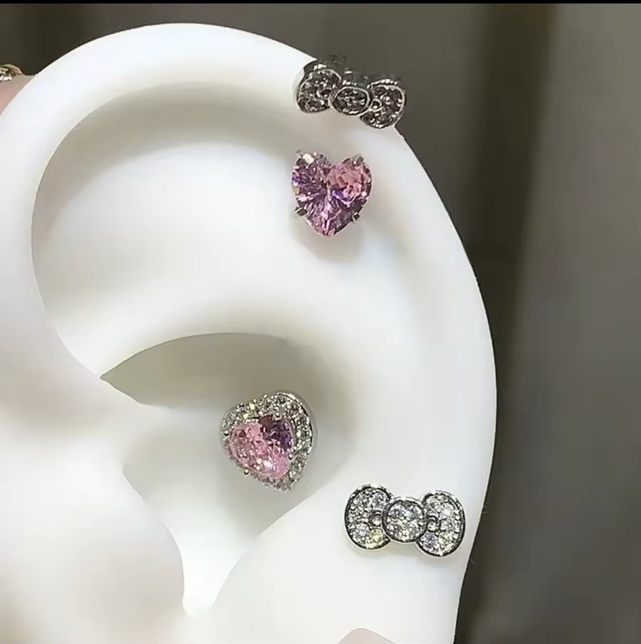 hello kitty earring