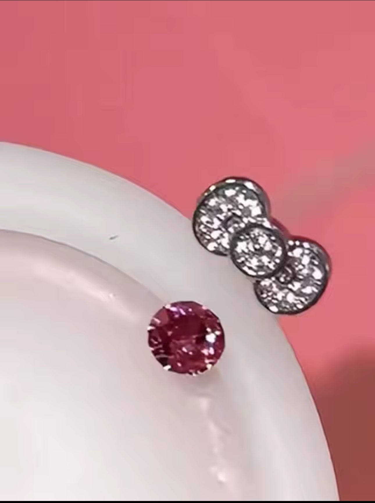 hello kitty earring